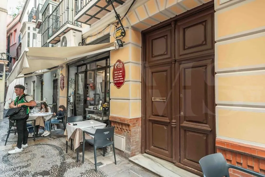 Charming Apartment With Private Patio By Rems マラガ