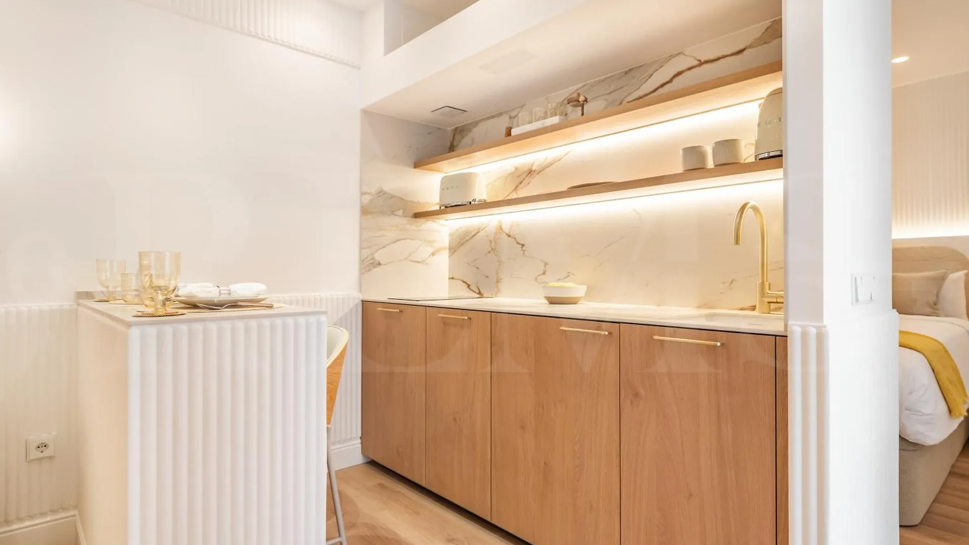 Charming Apartment With Private Patio By Rems マラガ