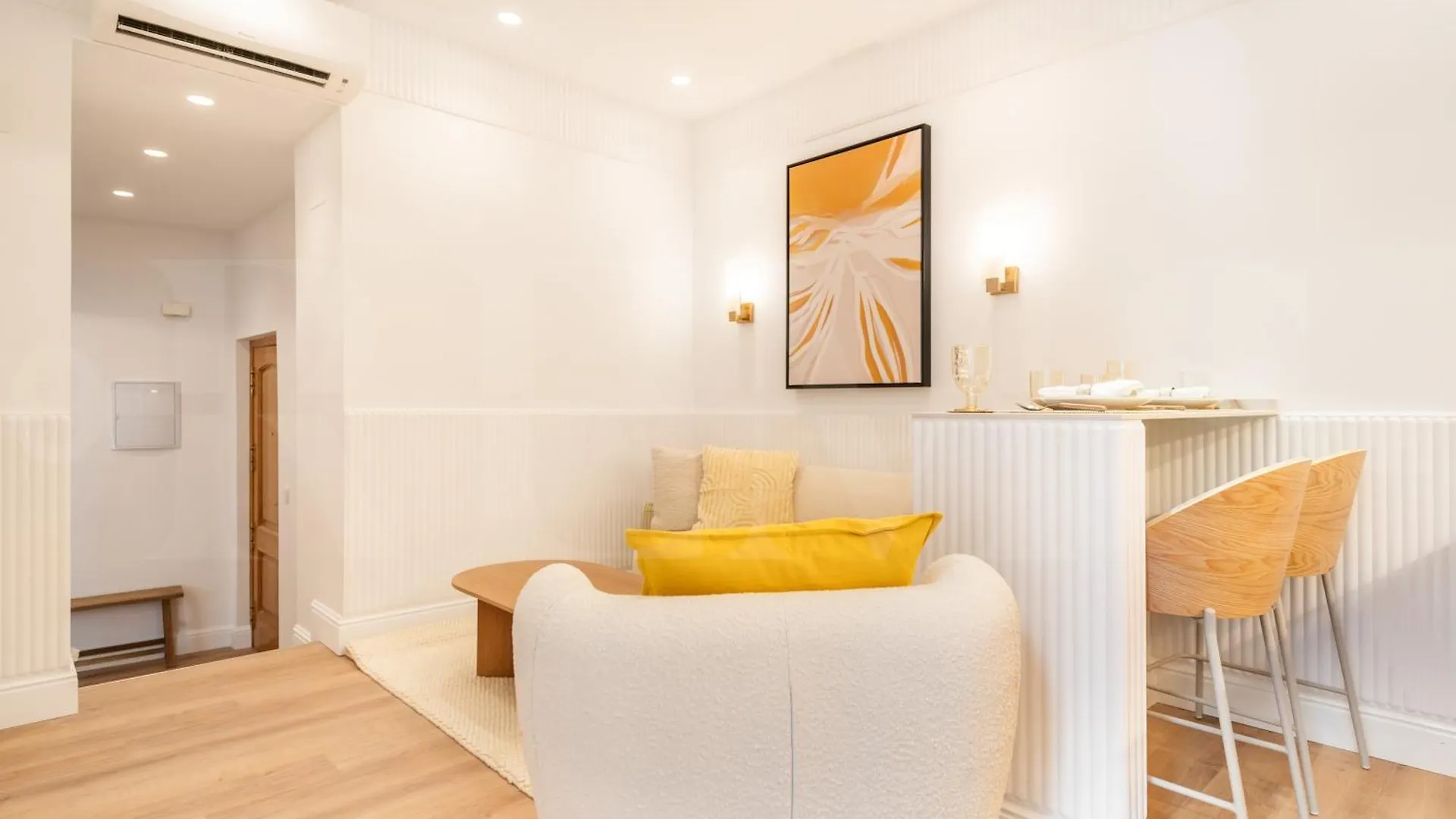 Charming Apartment With Private Patio By Rems マラガ スペイン