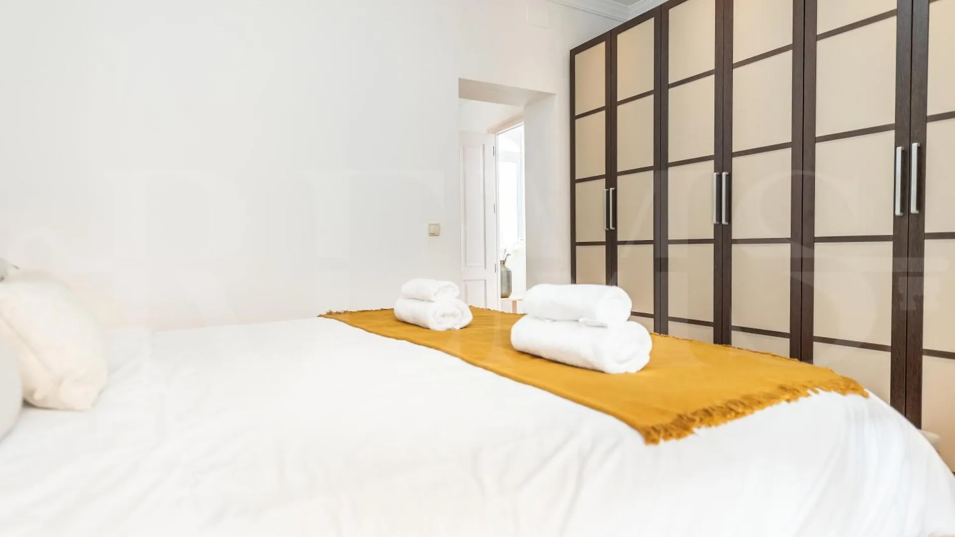Charming Apartment With Private Patio By Rems マラガ