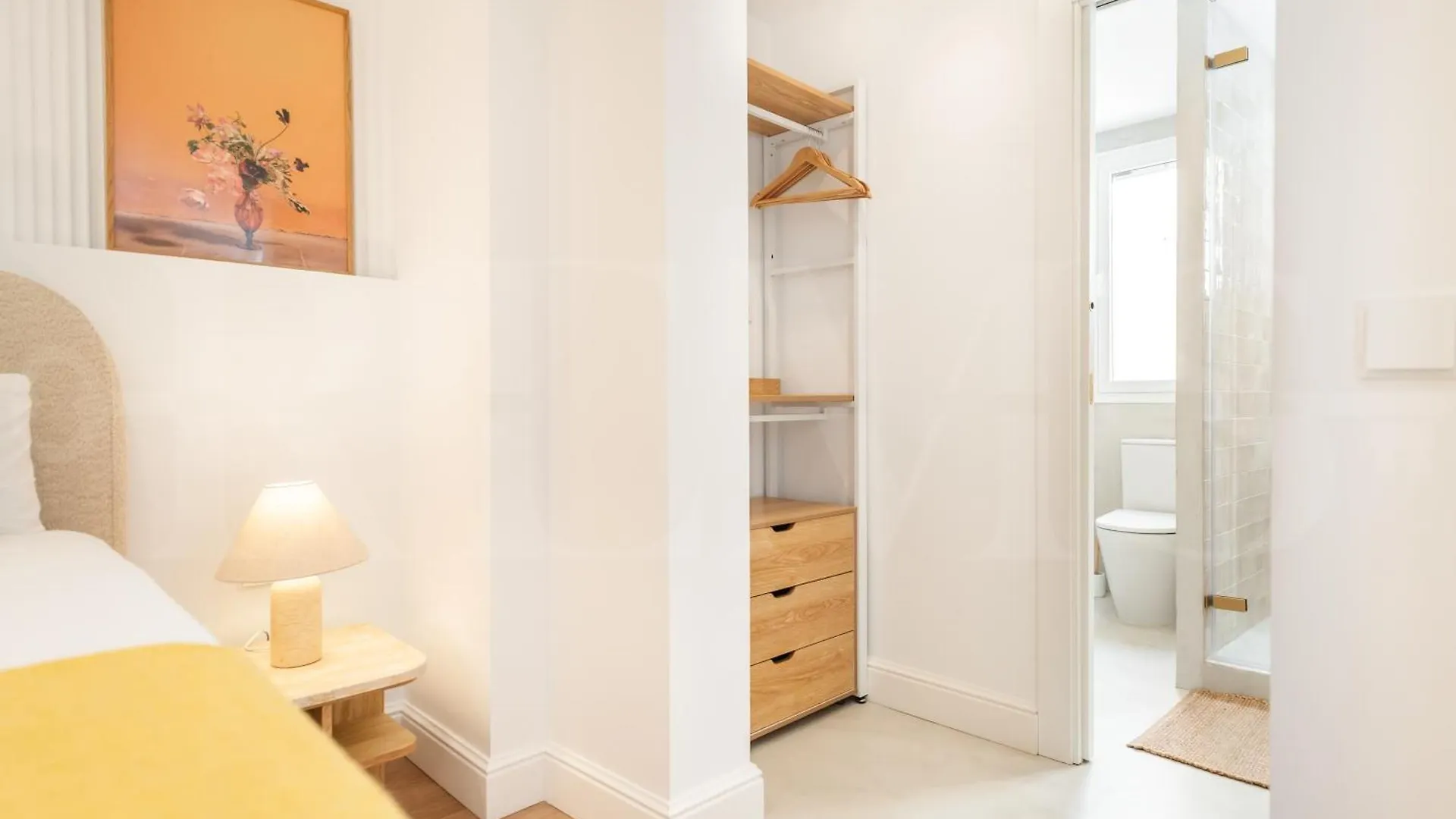 Charming Apartment With Private Patio By Rems マラガ